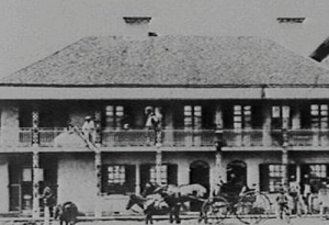 The Queens Hotel at Market Square Wollongong, where Constable Barry told his story about his part in the capture of Captain Moonlite to a local journalist.